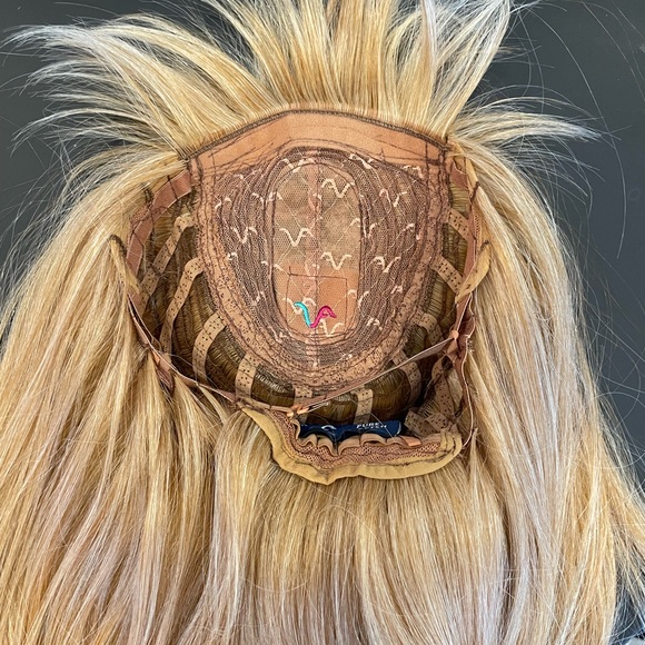 Honey Blonde Wig - Picture 5 of 6